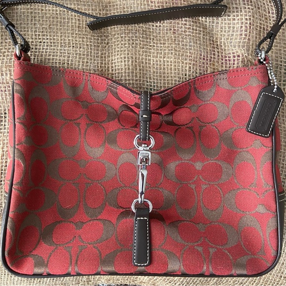 Coach Handbags - Coach vintage Hampton red and brown signature purse